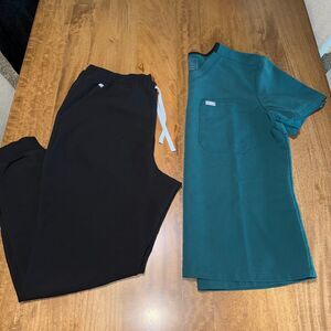 FIGS Men’s Scrubs Set XL León Three-Pocket Scrub Top & Tansen Jogger Scrub Pants